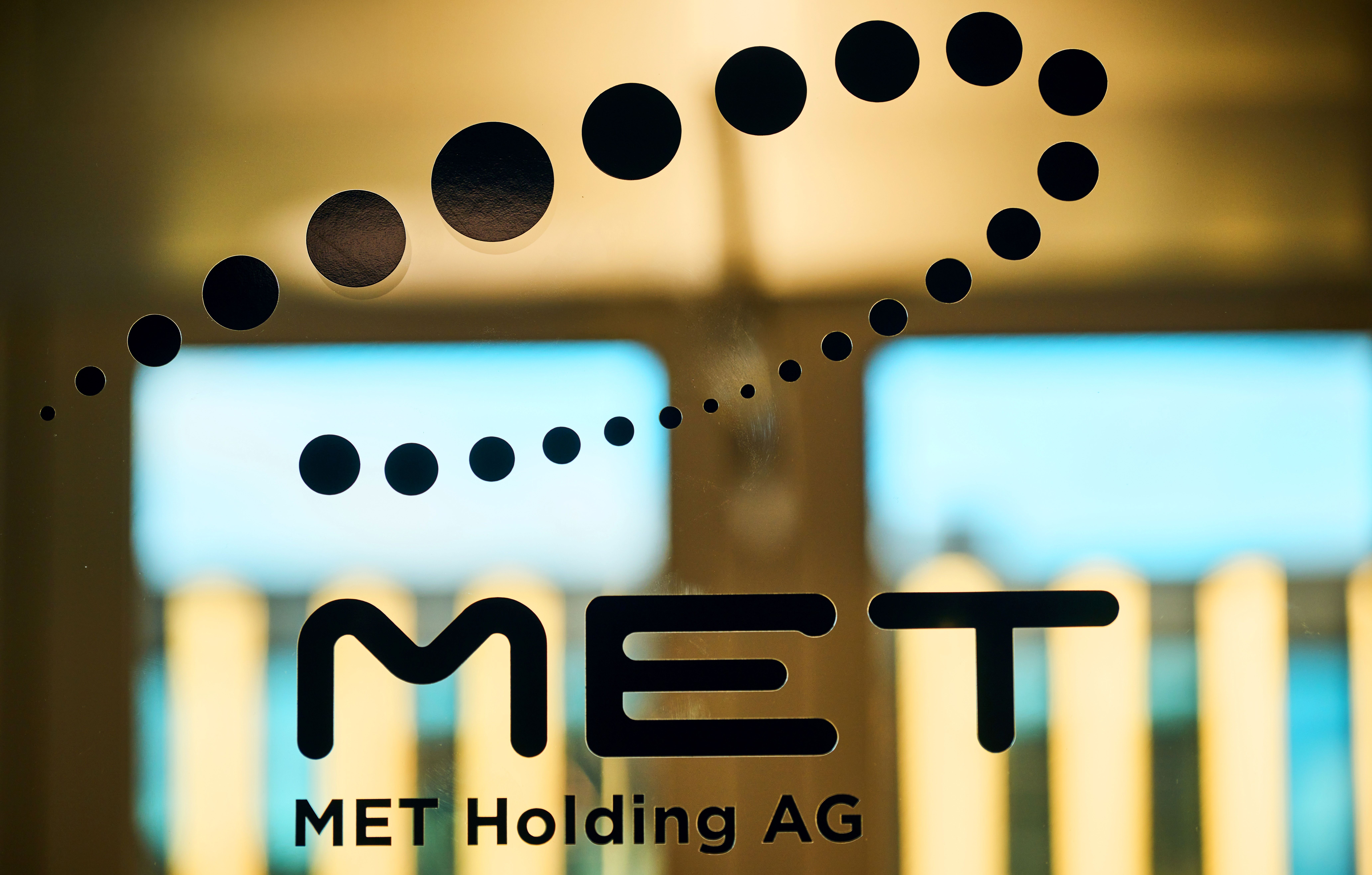 MET Holding Photo Website
