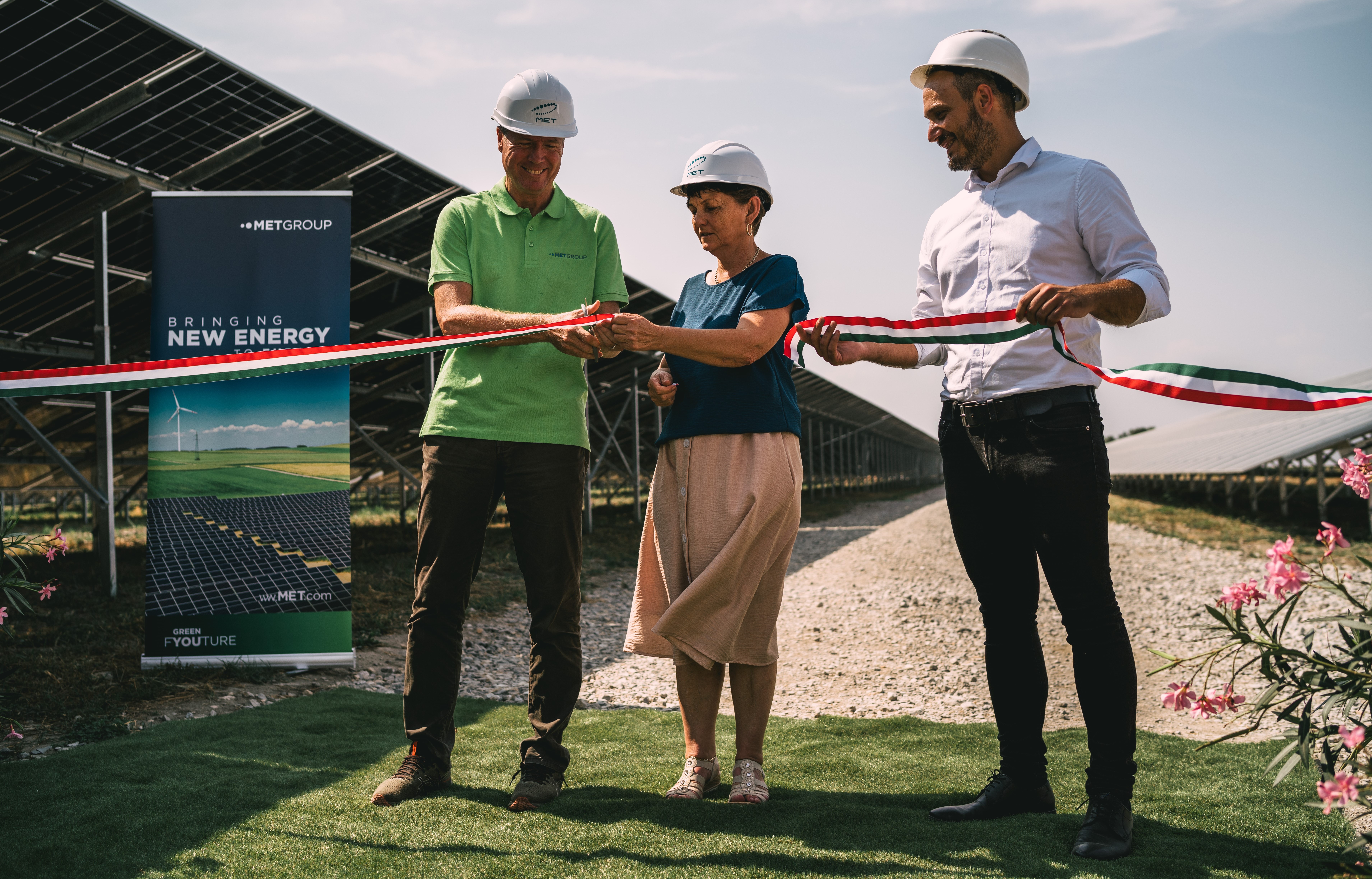 Kaba II Solar Park Ceremony MET Group Photo Website